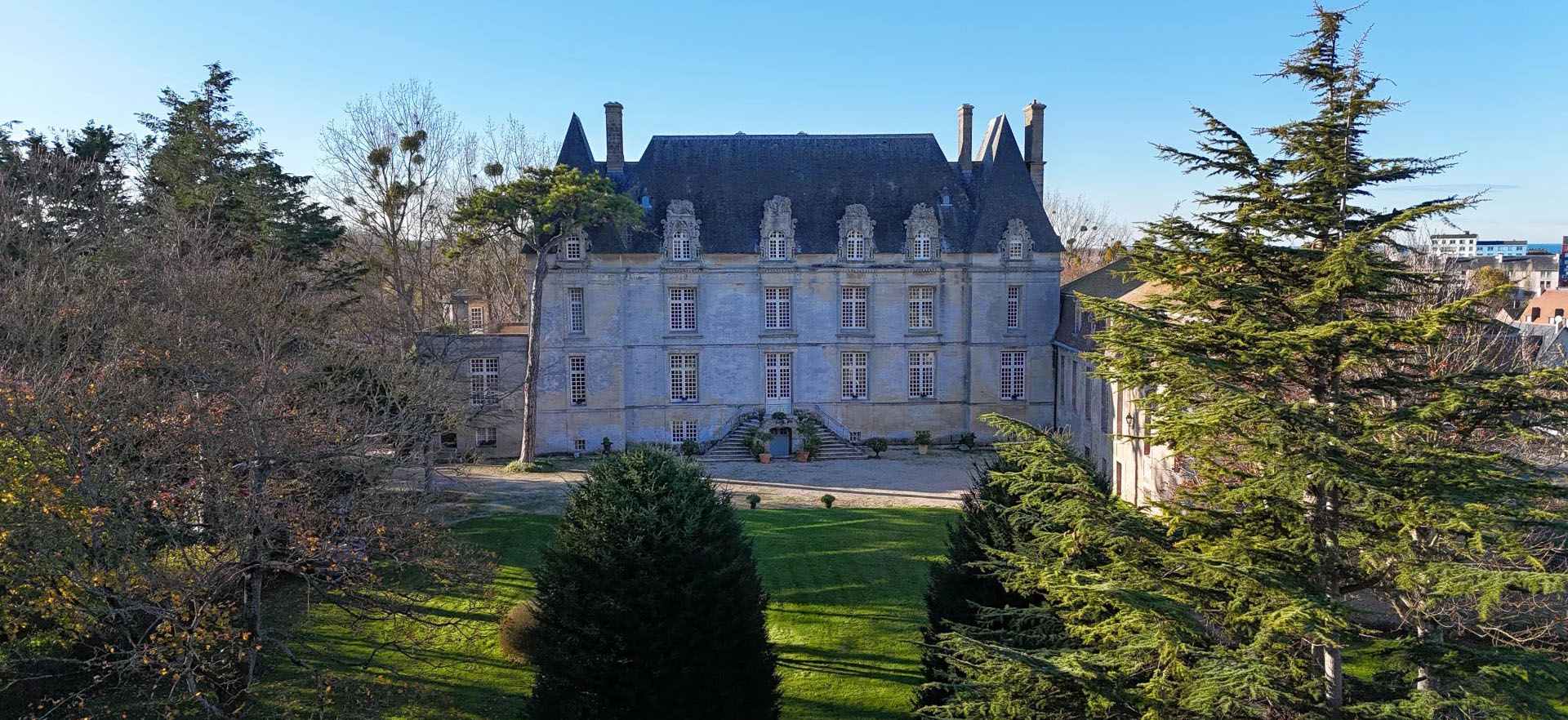 Descubrir esta propiedad: Courseulles-sur-Mer - Francia - Casa, 10 habitaciones - Slideshow Picture 1